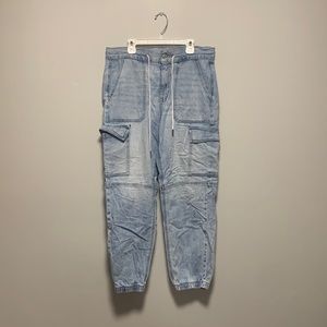 Light wash denim American Eagle Joggers